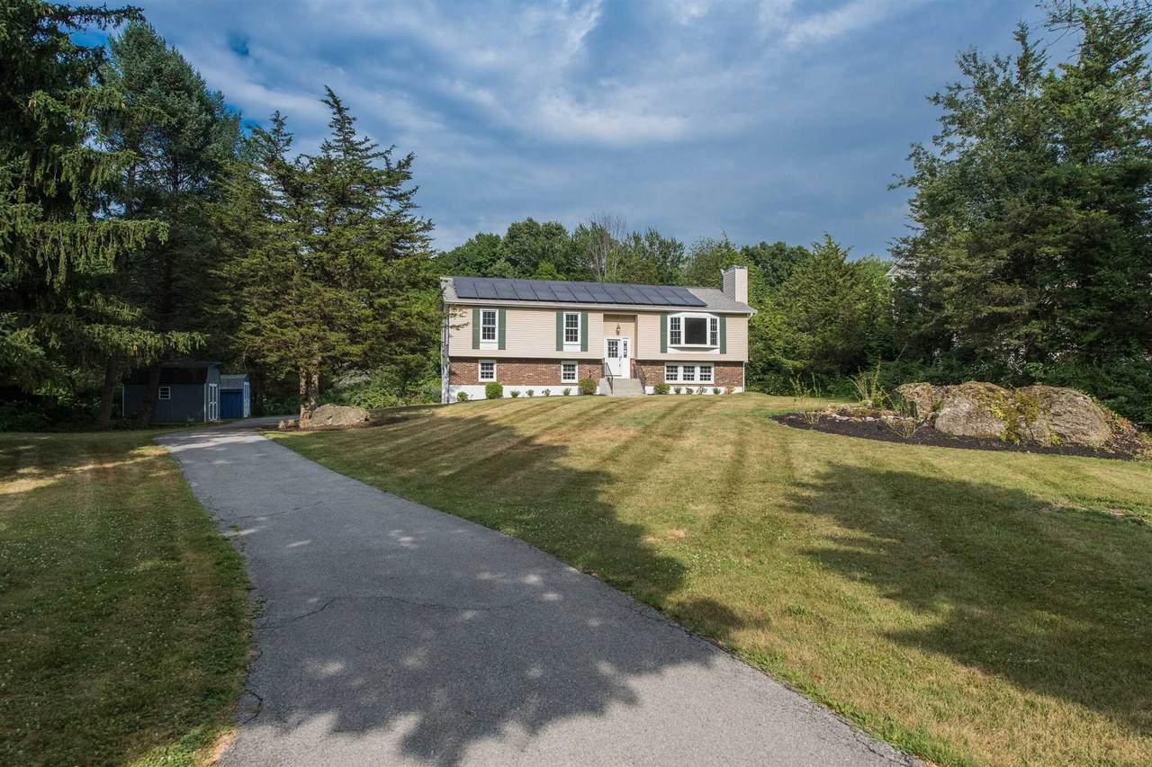 465 Rossway - Photo 1