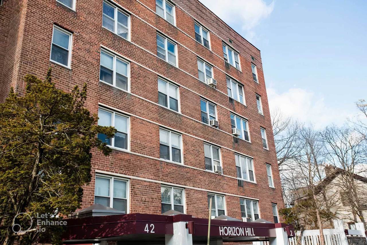 42 Pine St - Photo 1