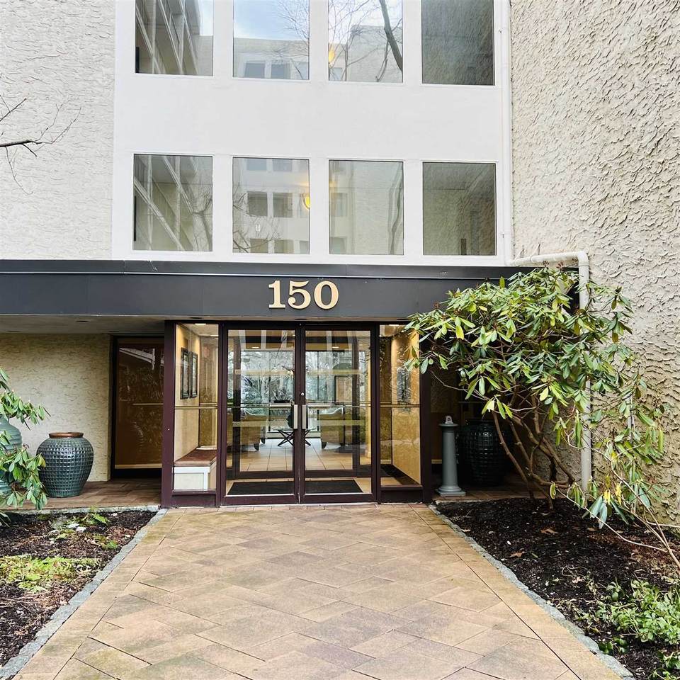 150 Overlook Ave - Photo 1
