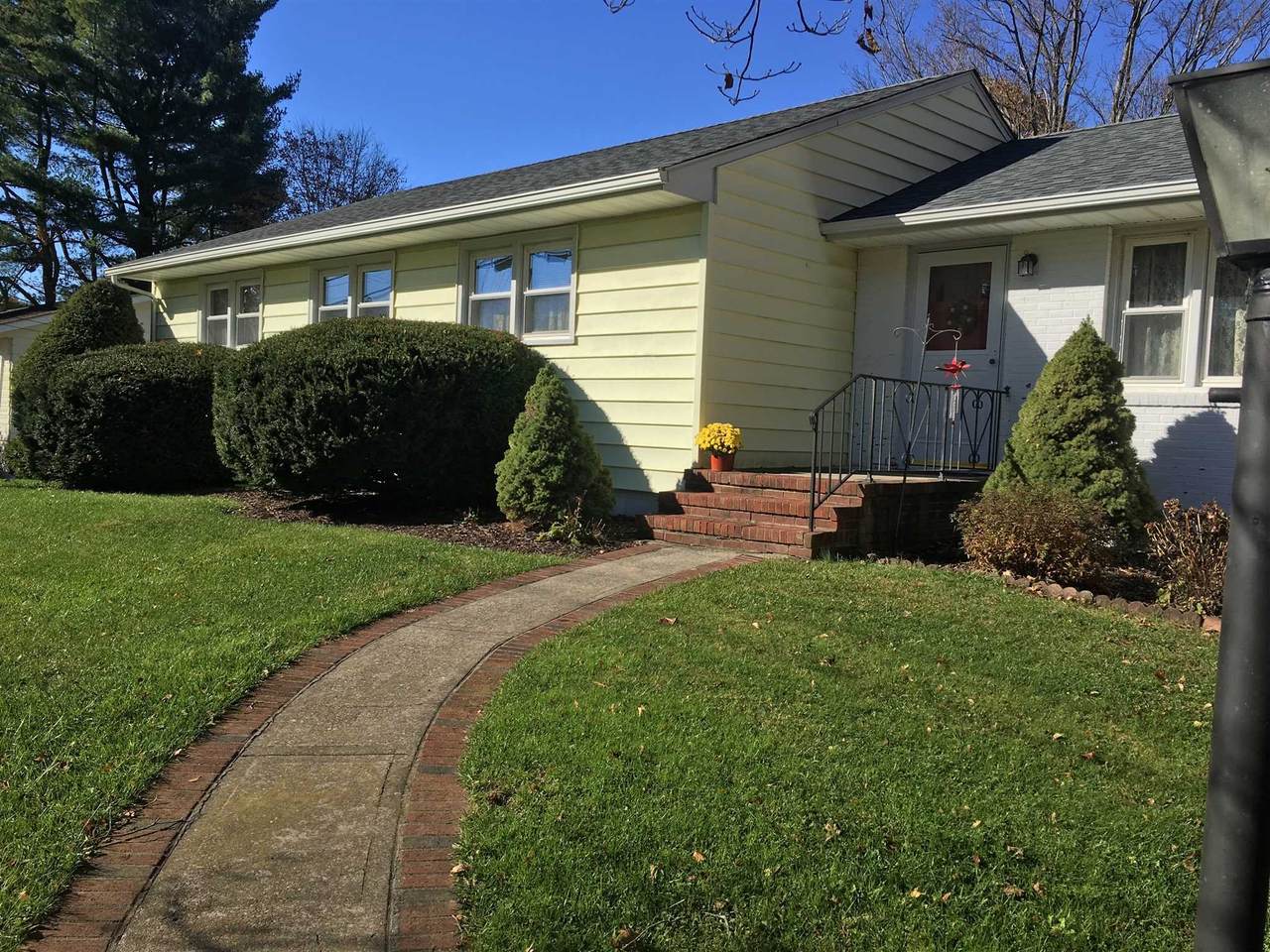 7 Lakeview Road - Photo 1