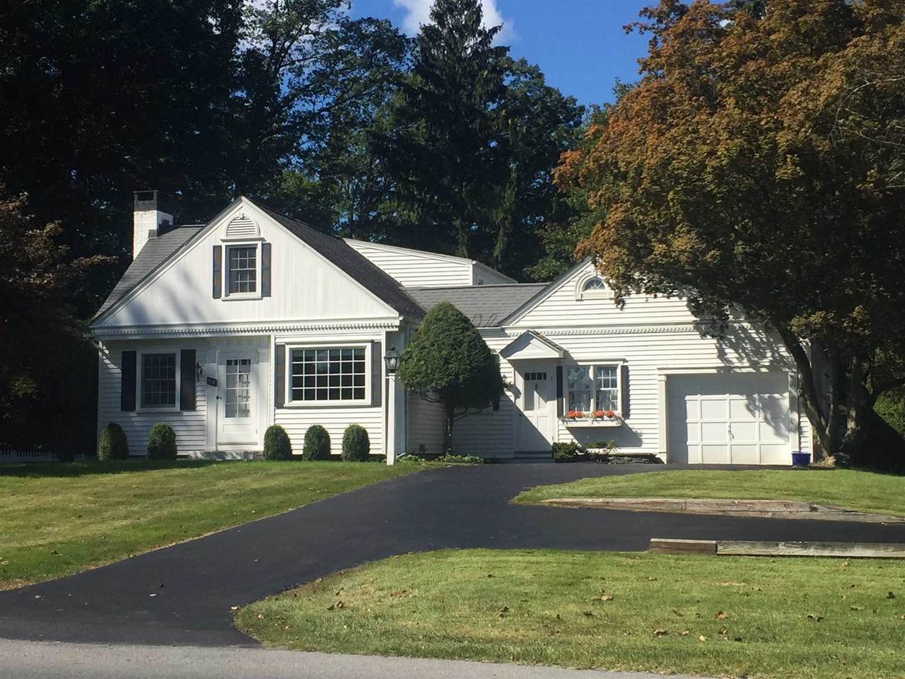 152 Wilbur Blvd - Photo 1