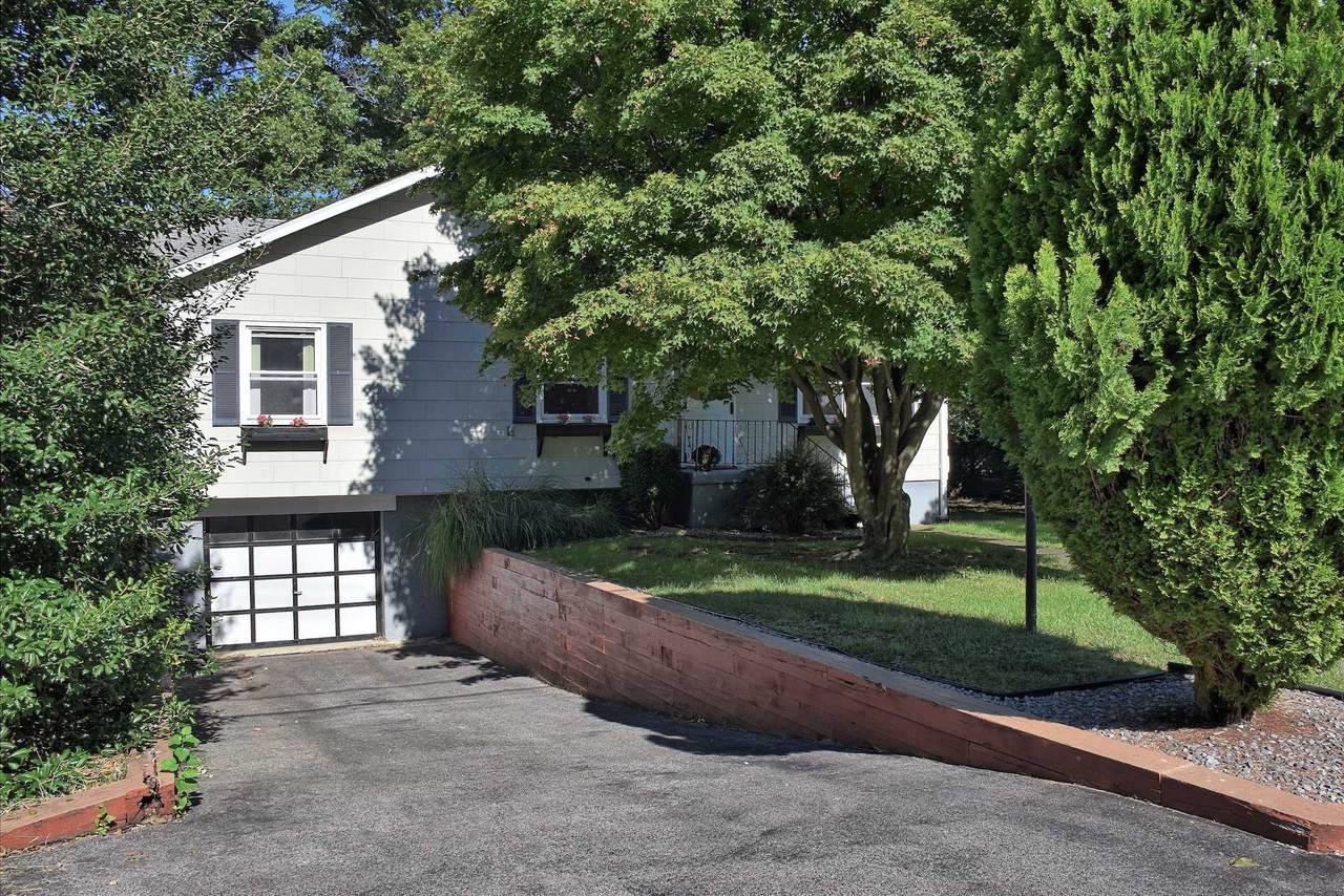 9 Bonnie Hollow Lane - Photo 1
