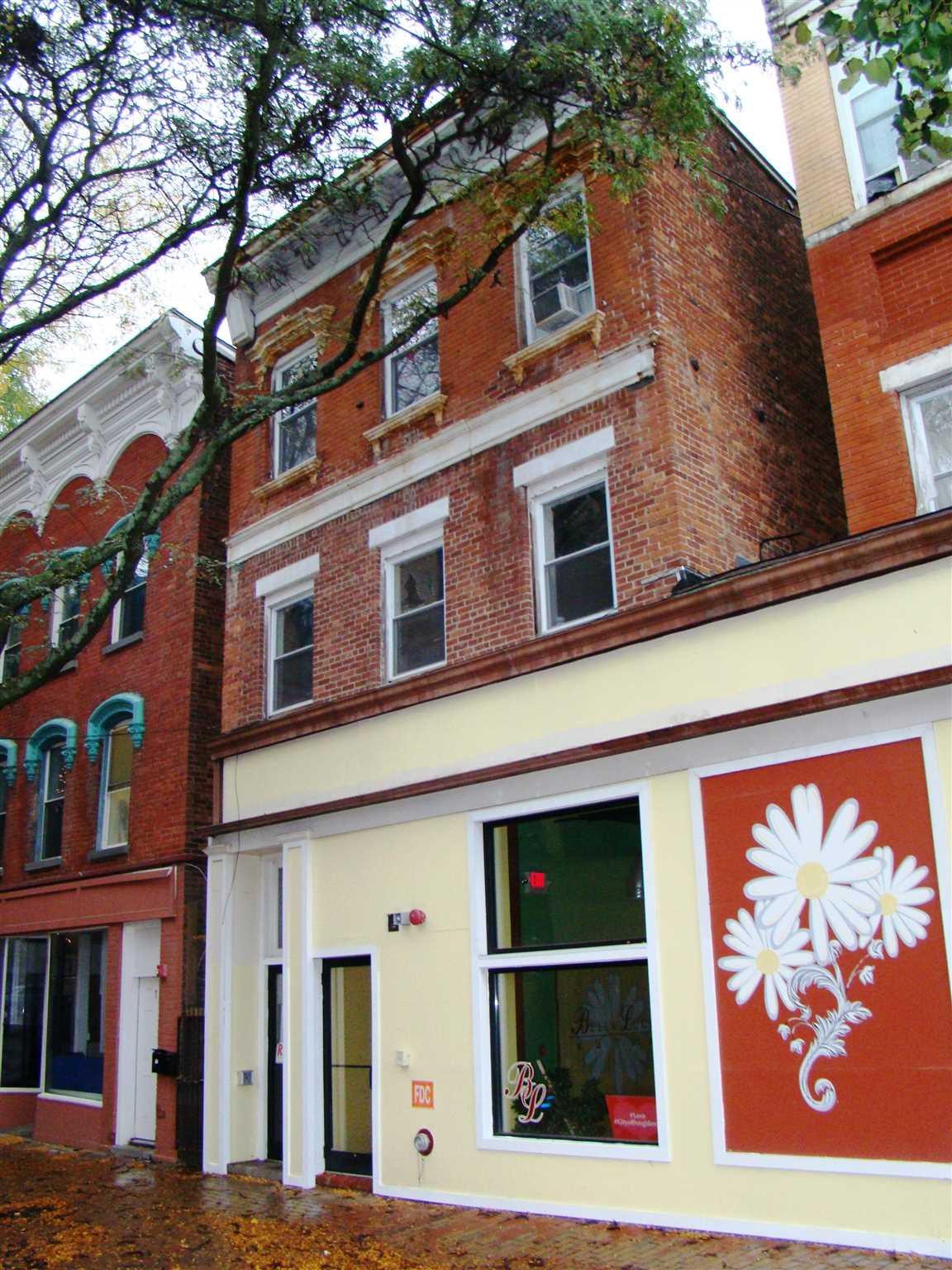 9 Liberty St - Photo 1