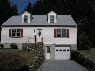18 Bishop Dr - Photo 1