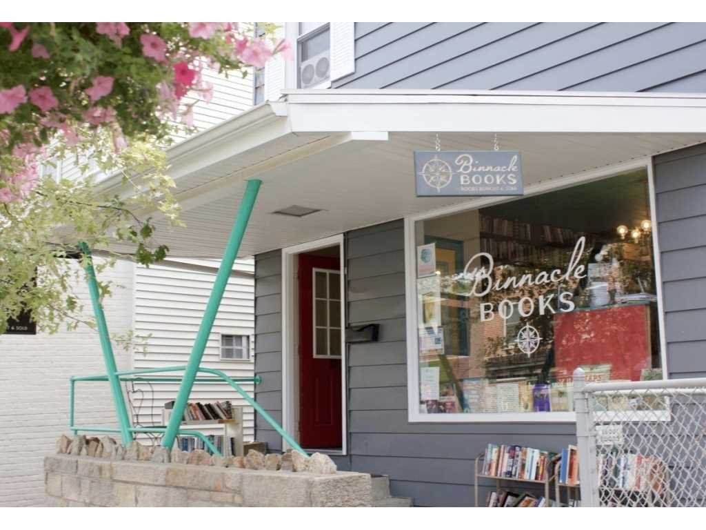 321 Main St - Photo 1