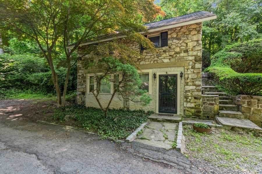 11 Colonial Terrace - Photo 1