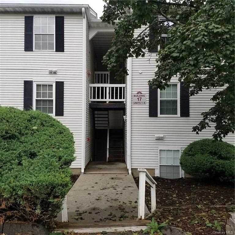 17 Lexington Hill #4 - Photo 1