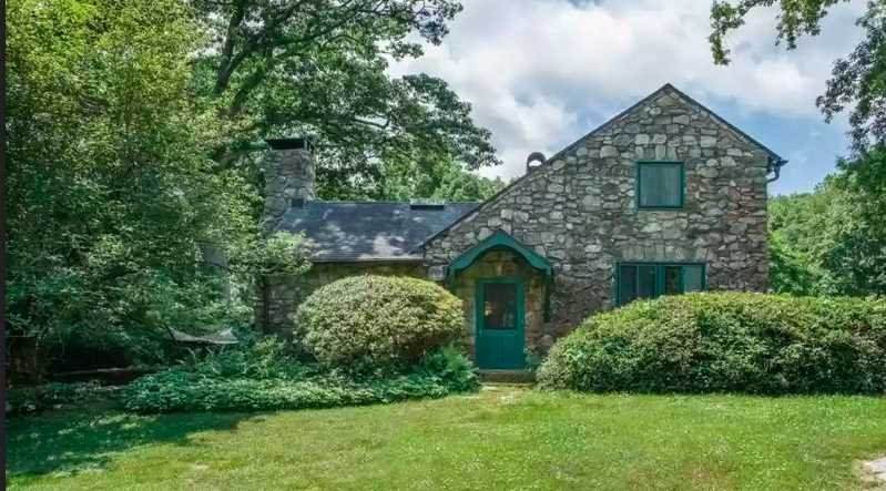325 South Road - Photo 1