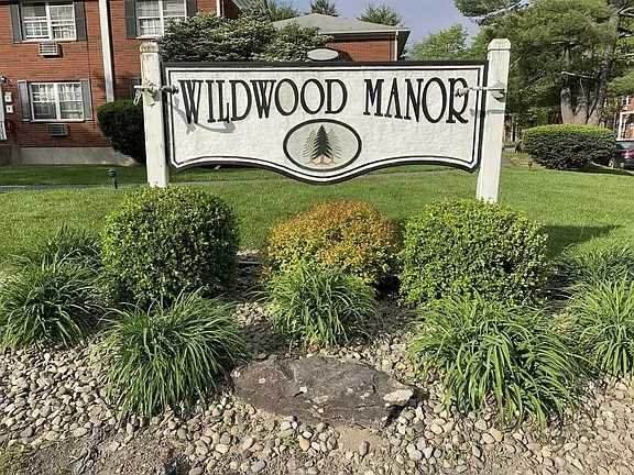 5 Wildwood Dr - Photo 1