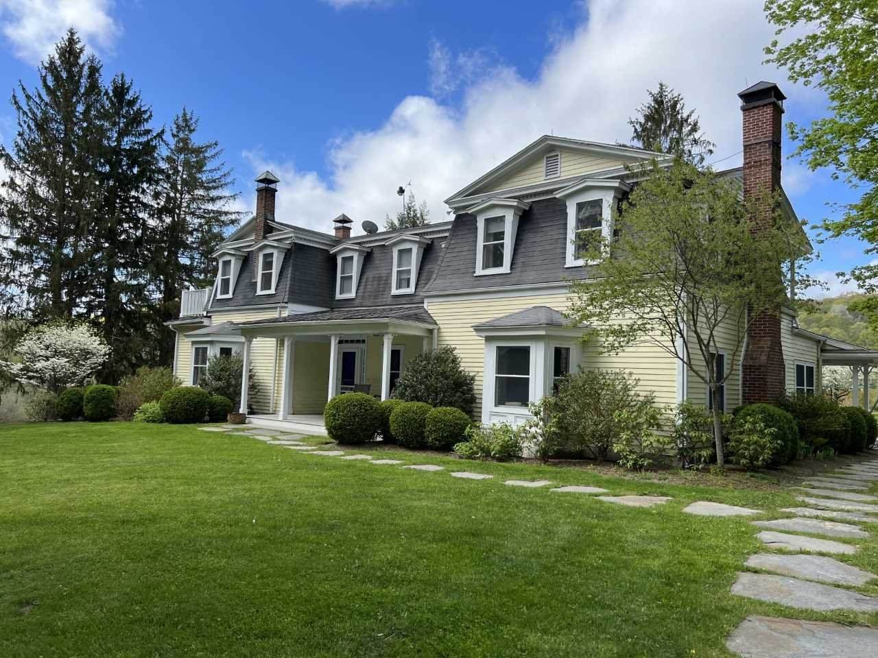 88 Friar Tuck Rd - Photo 1