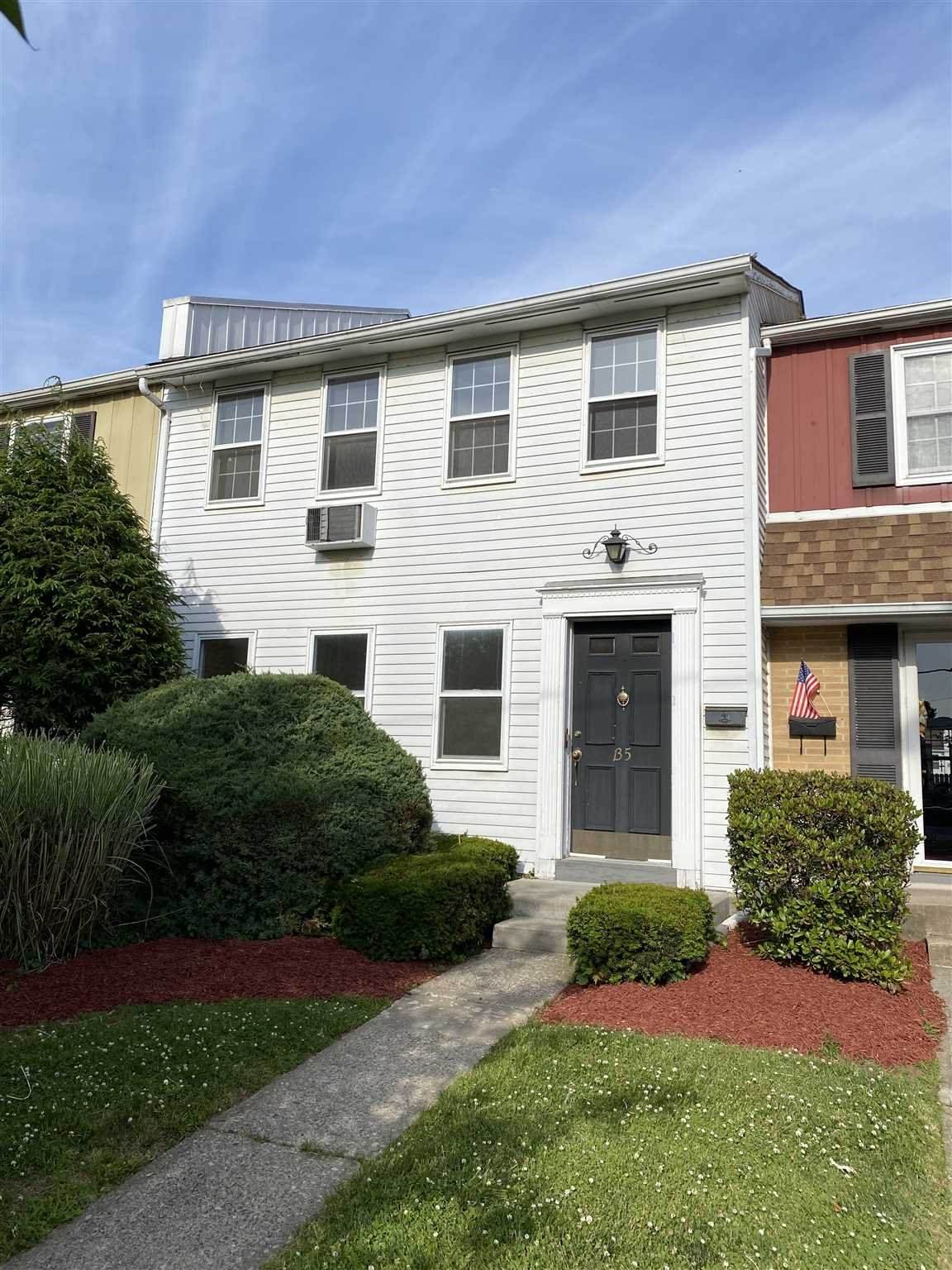 274 Hooker Ave. - Photo 1