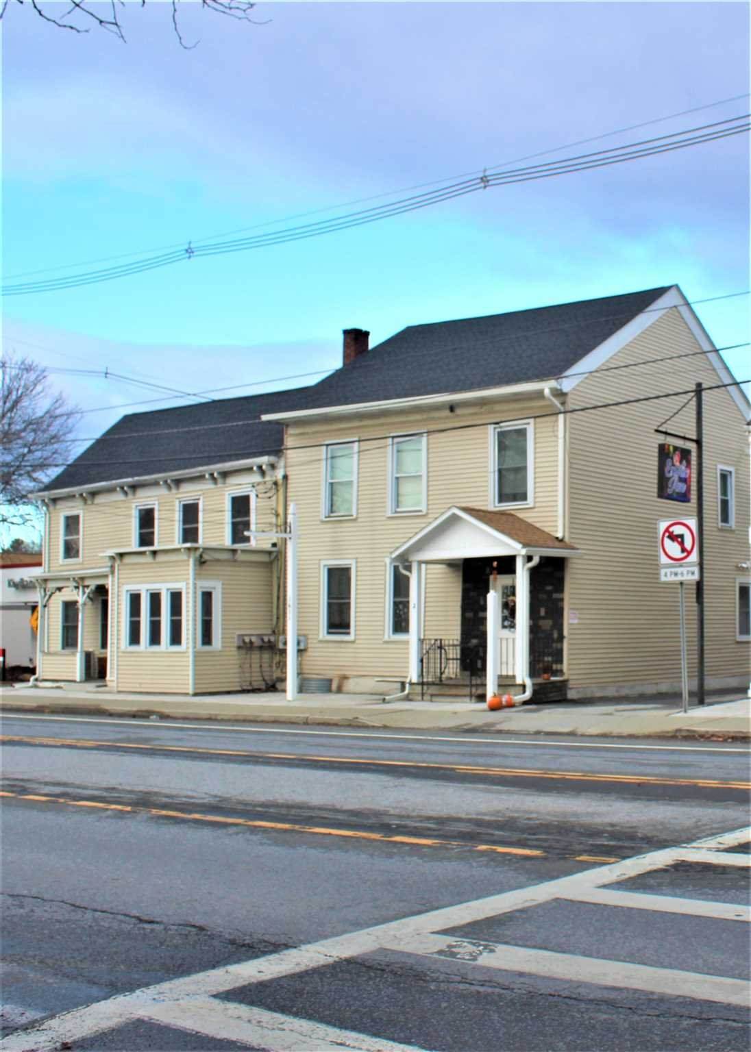 1611 Main St - Photo 1