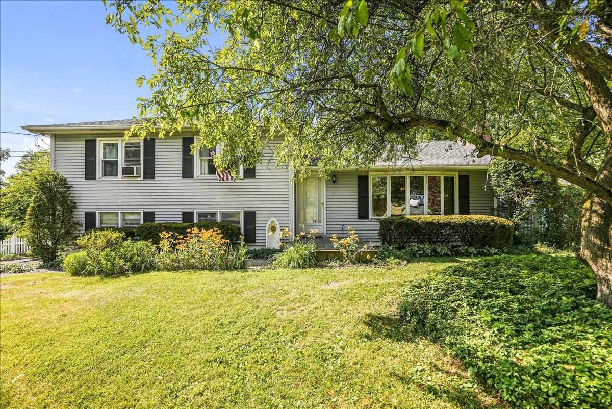 1 Lincoln Drive - Photo 1