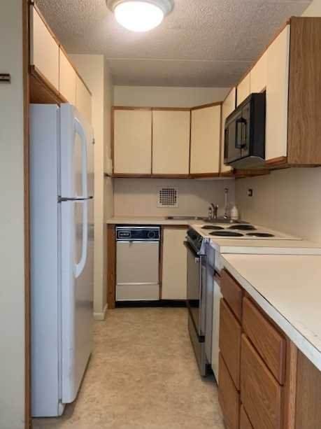 160 Academy St - Photo 1