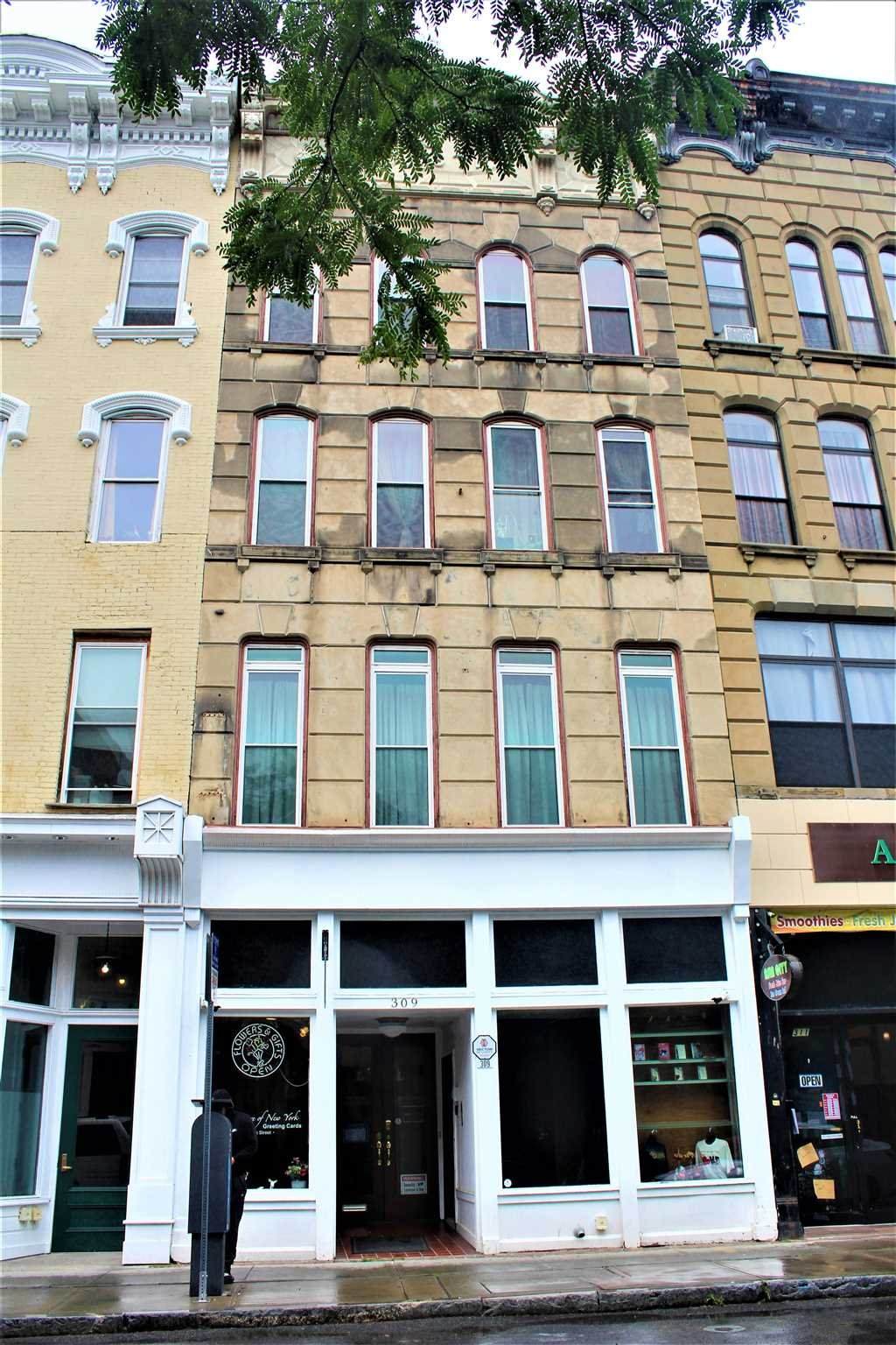 309 Main St - Photo 1