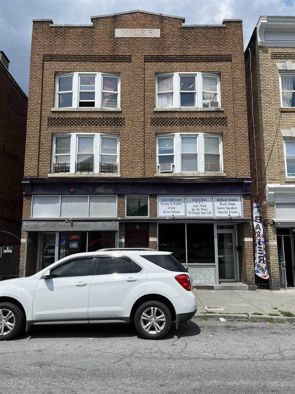 539 MAIN STREET - Photo 1