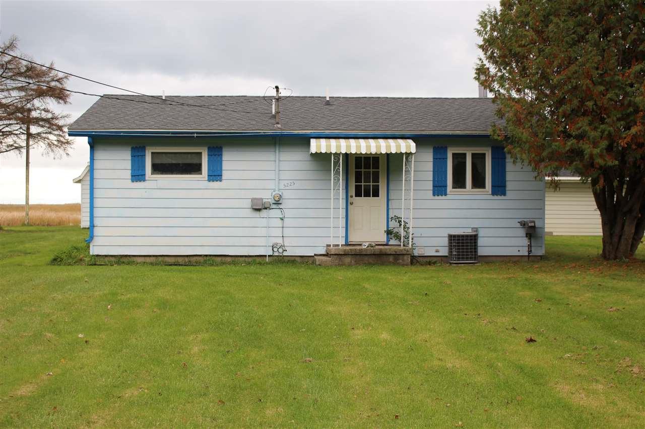 5225 Beachwood - Photo 1
