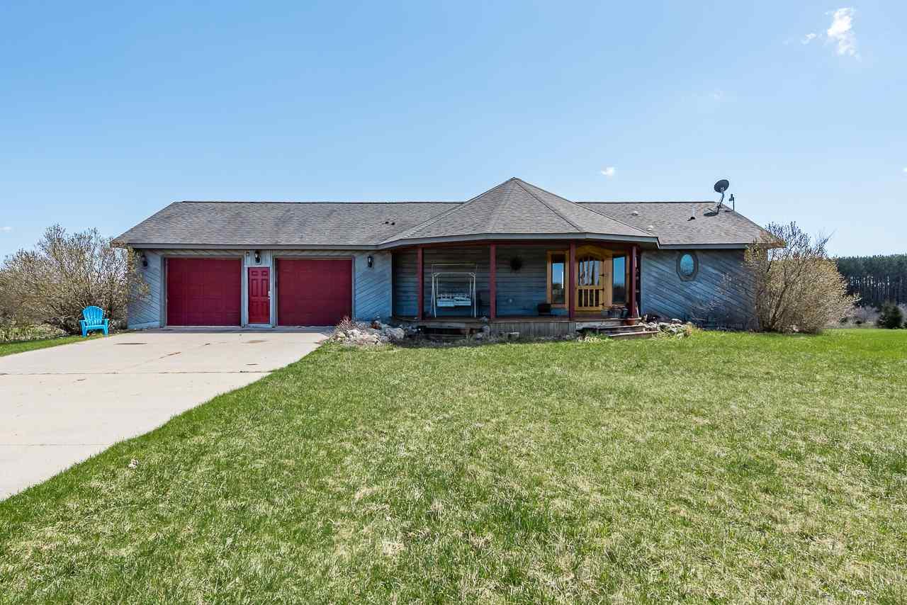 6085 Round Lake Rd - Photo 1