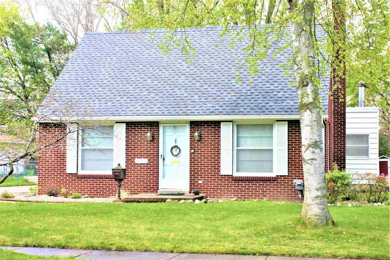 605 Maple - Photo 1