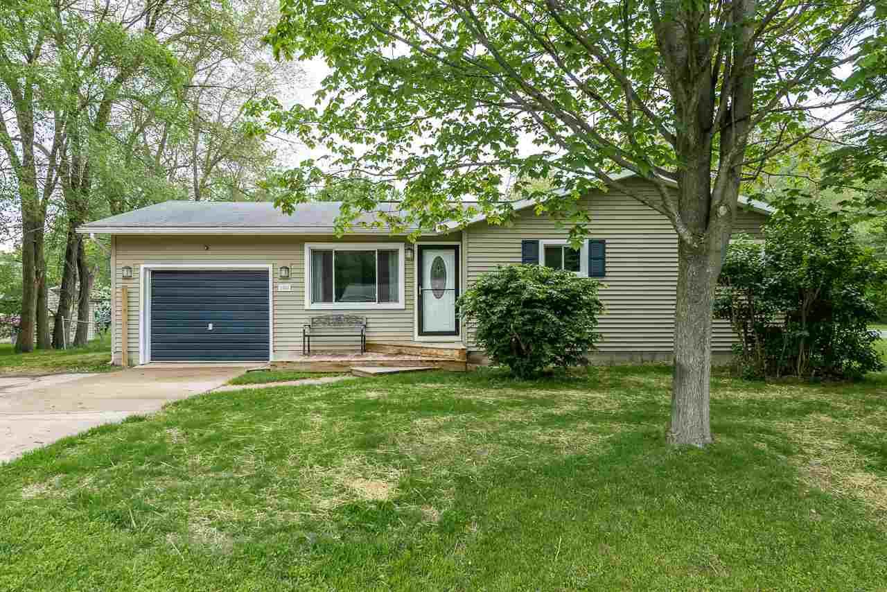 1006 Marsh - Photo 1