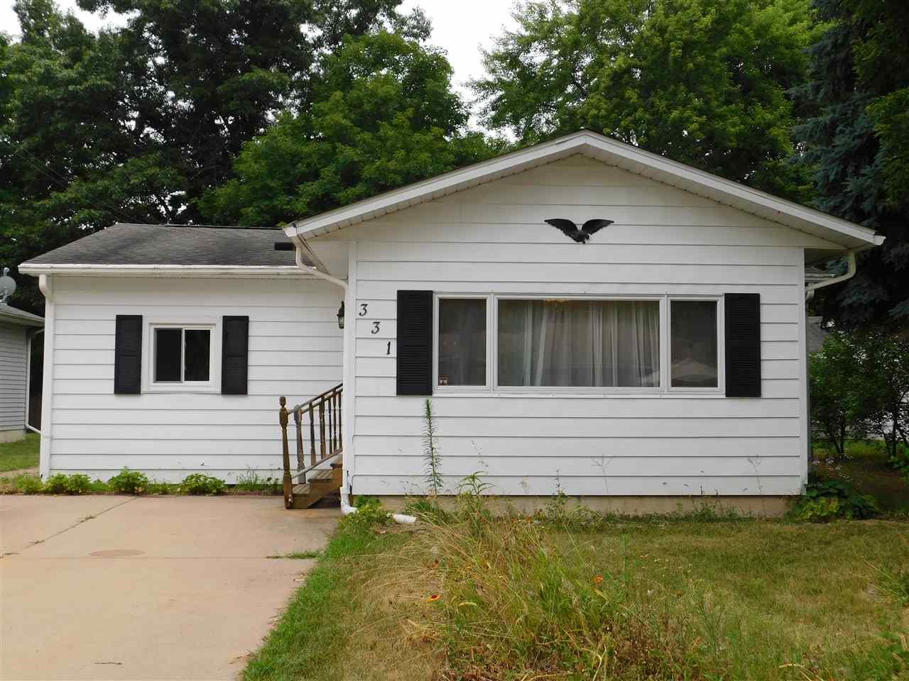 331 Hemlock St - Photo 1