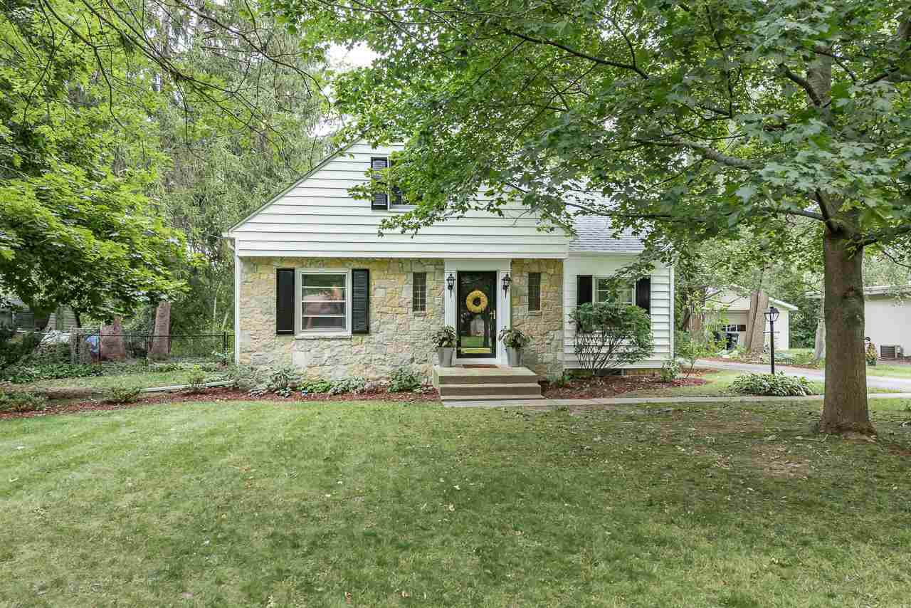 628 Hillcrest Road - Photo 1