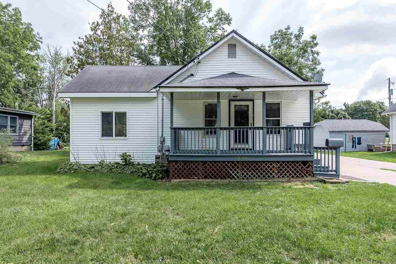 2206 Ashman - Photo 1