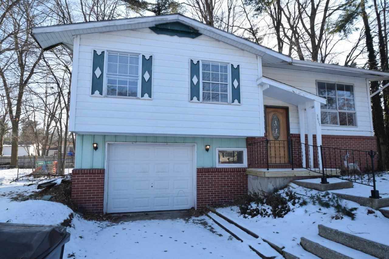 3007 Spruce - Photo 1