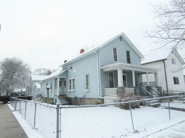 401 Vanburen - Photo 1