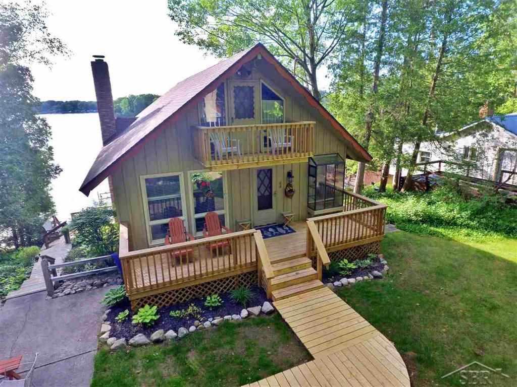 450 Hillcrest - Photo 1