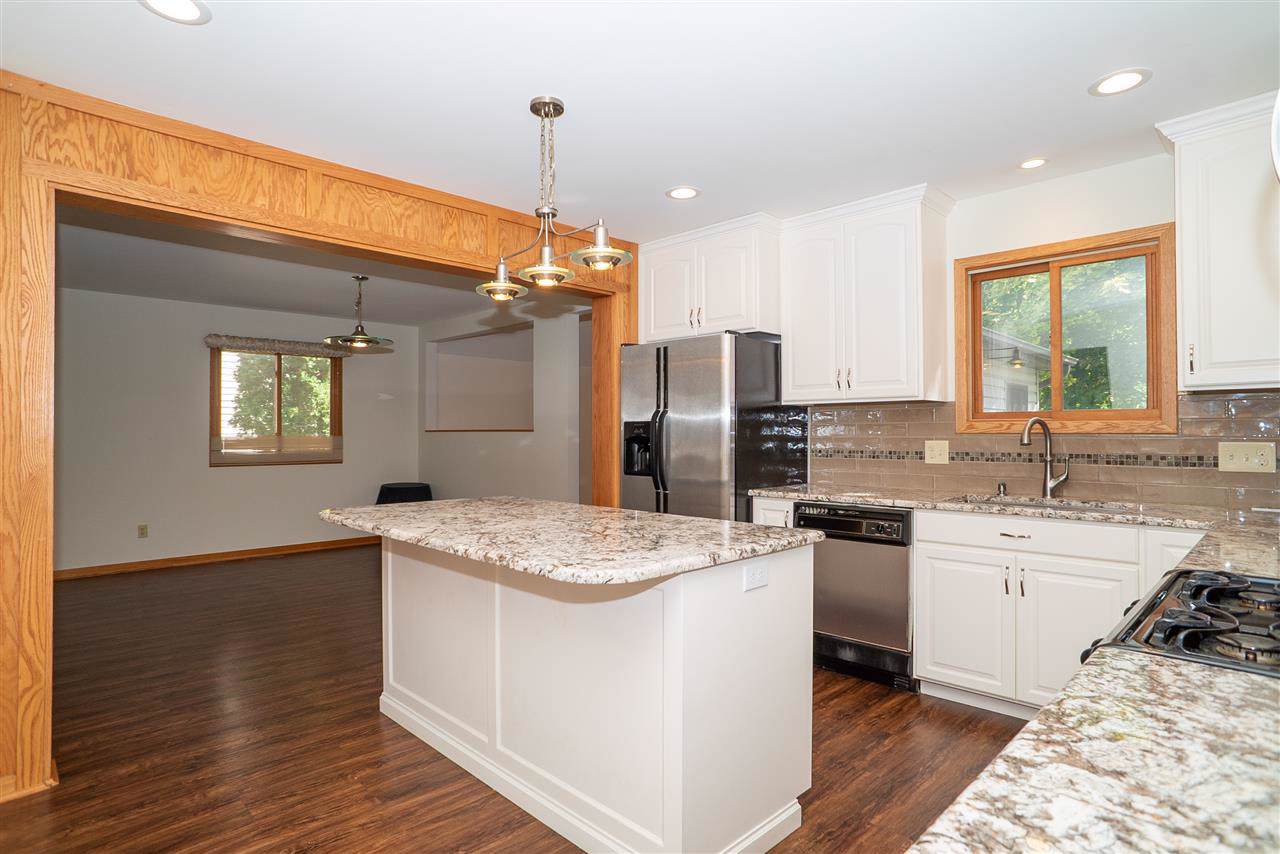 3612 Collingwood - Photo 1