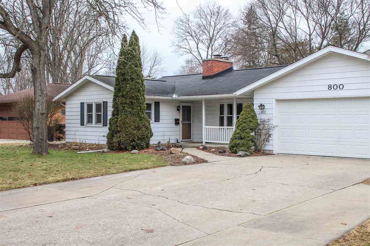 800 Meadowbrook Drive - Photo 1