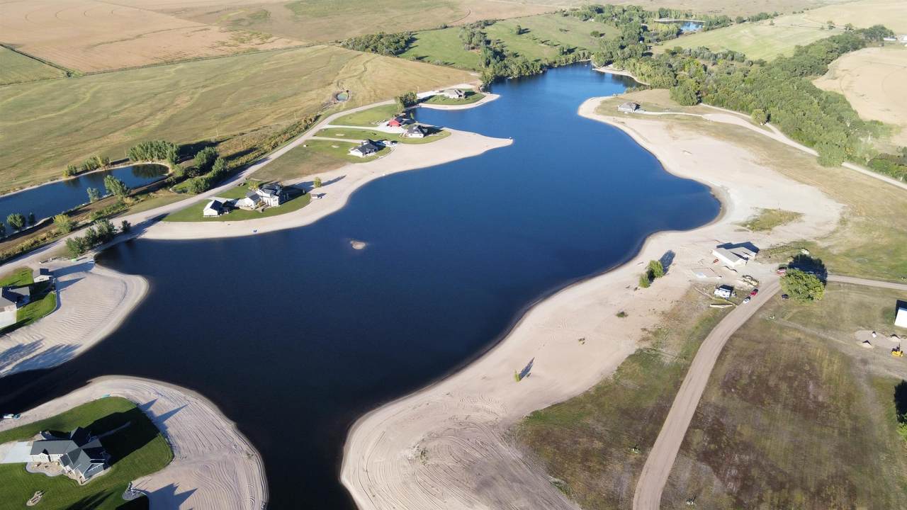 5 Lakeside Drive - Photo 1