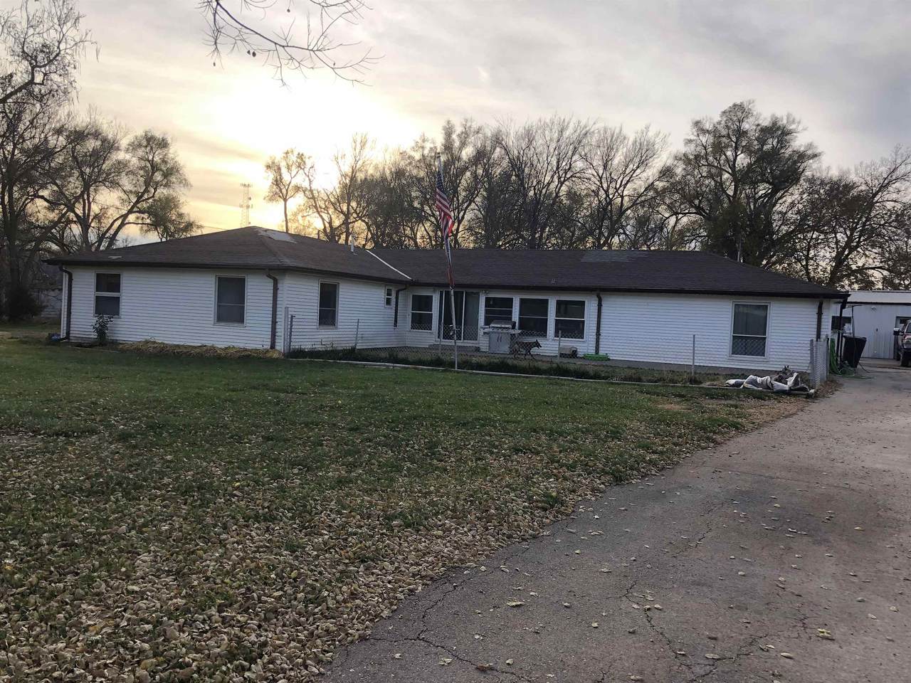 101 Cottonwood St - Photo 1