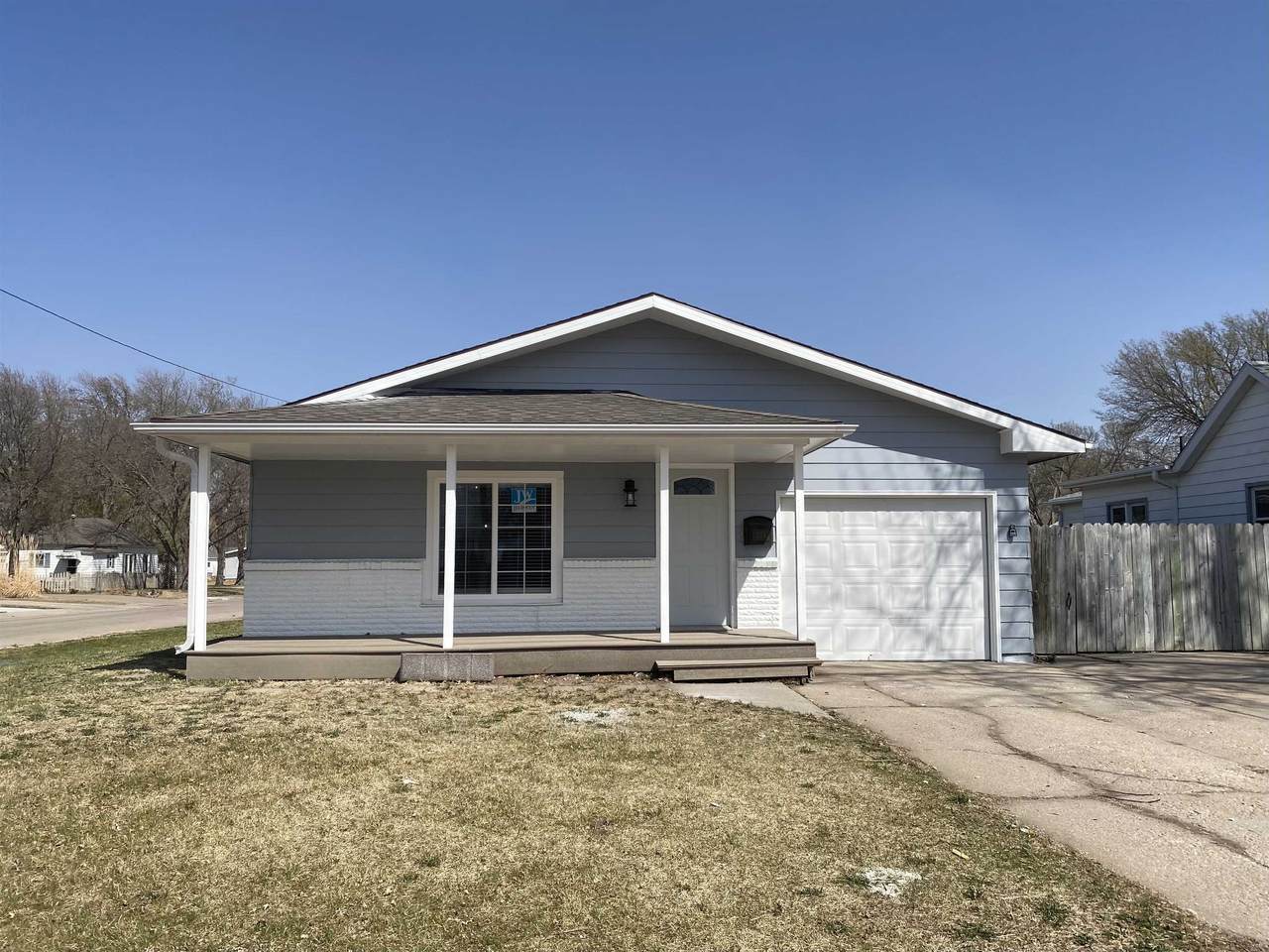 524 Miller Street - Photo 1
