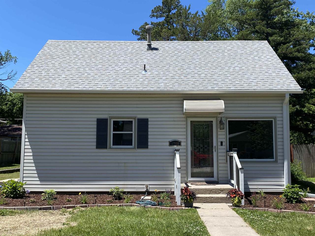 1708 6th Avenue - Photo 1