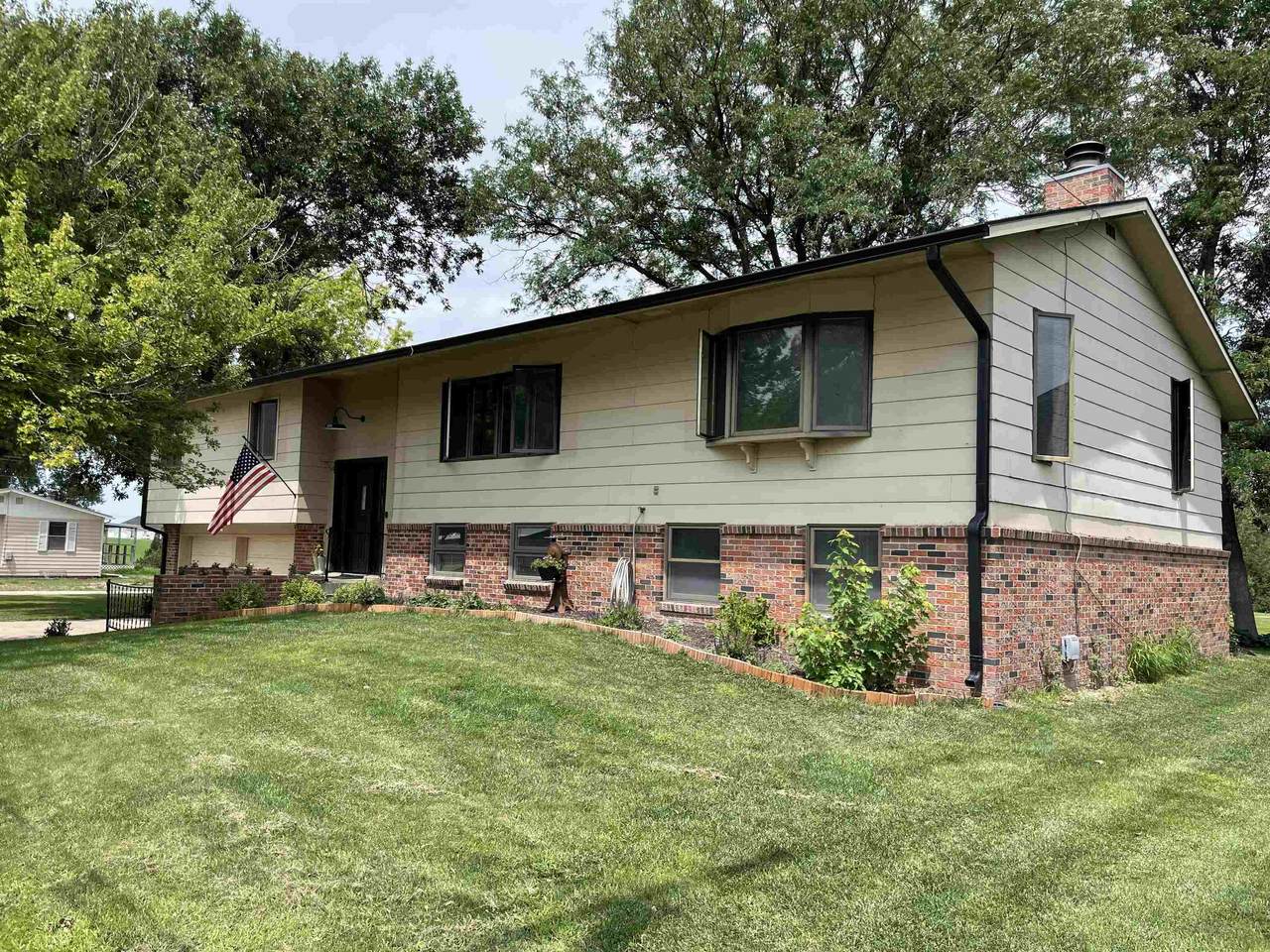 1002 1st Street - Photo 1