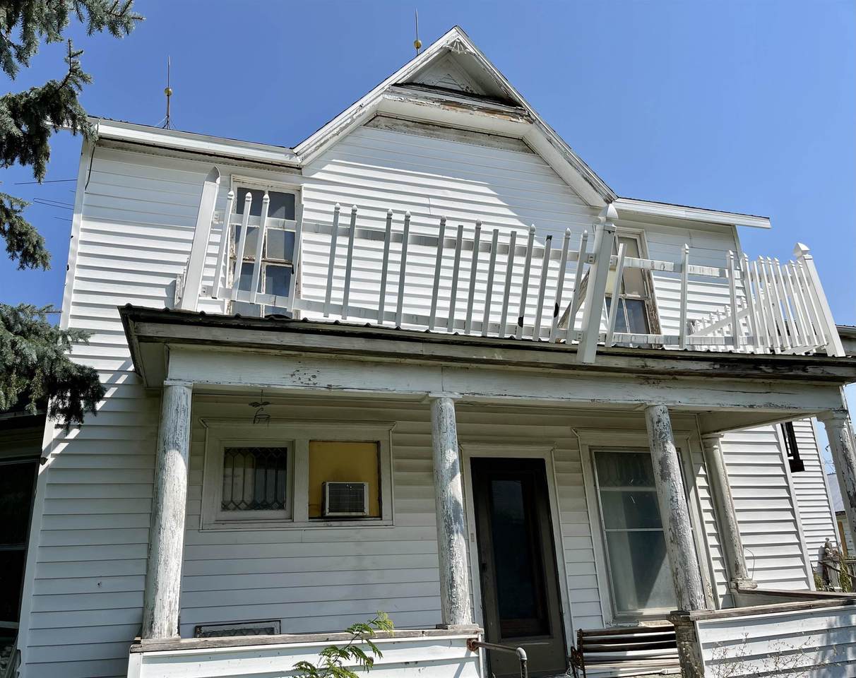 204 Gowen Street - Photo 1