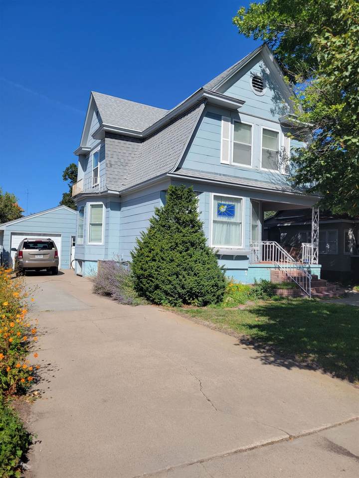 310 8th Street - Photo 1