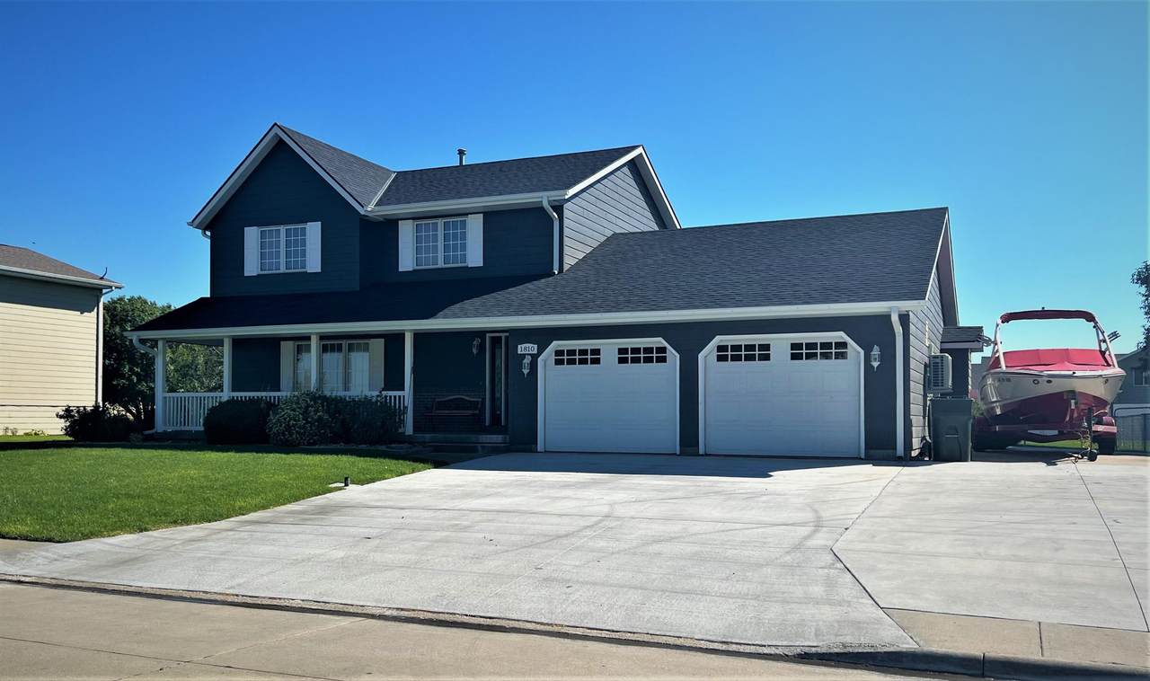 1810 Ridgeway Drive - Photo 1