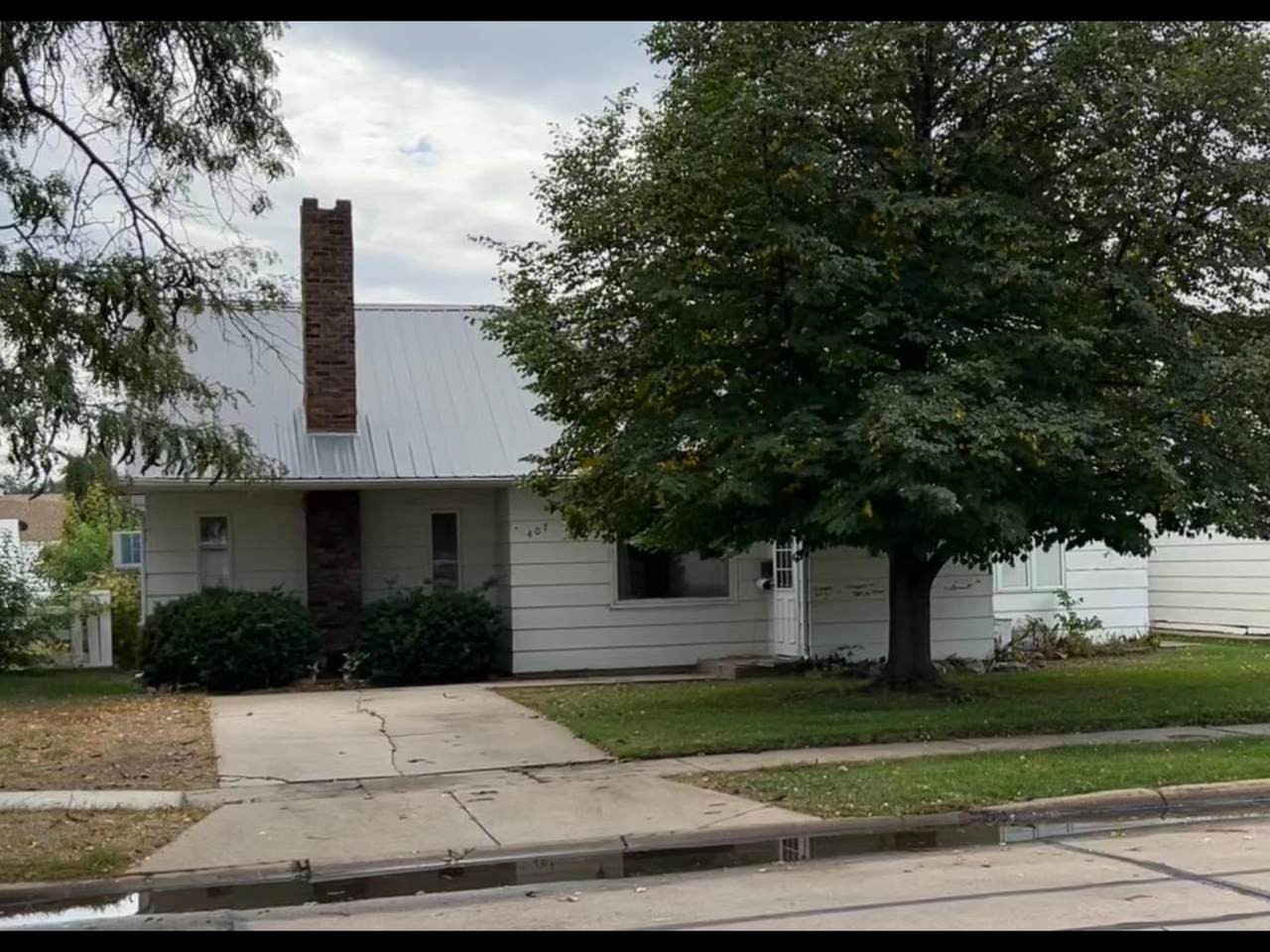 407 13th Street - Photo 1