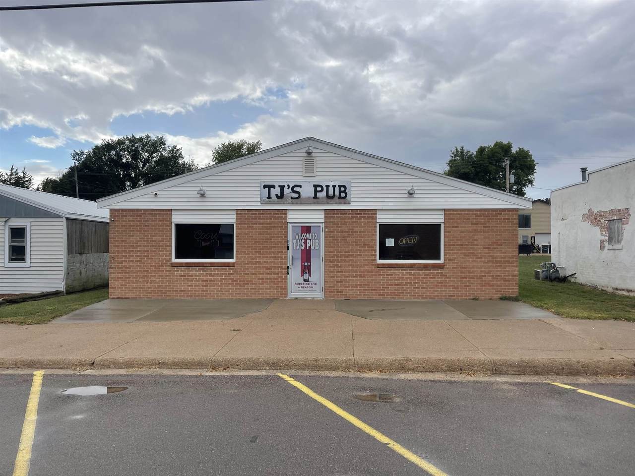 905 Juniata Avenue - Photo 1