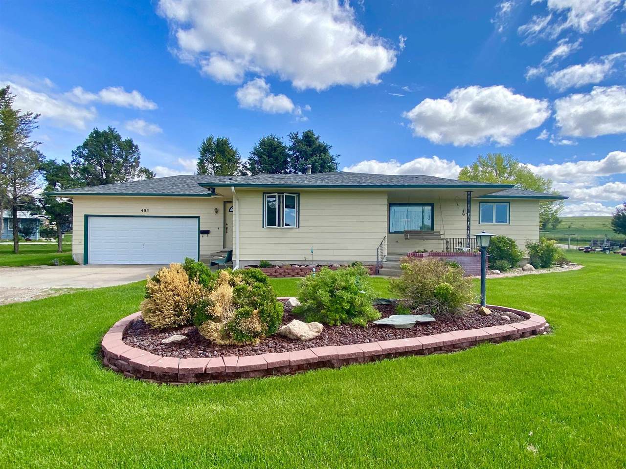405 Sycamore Street - Photo 1