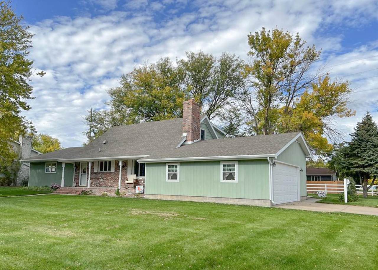 401 20th Street - Photo 1