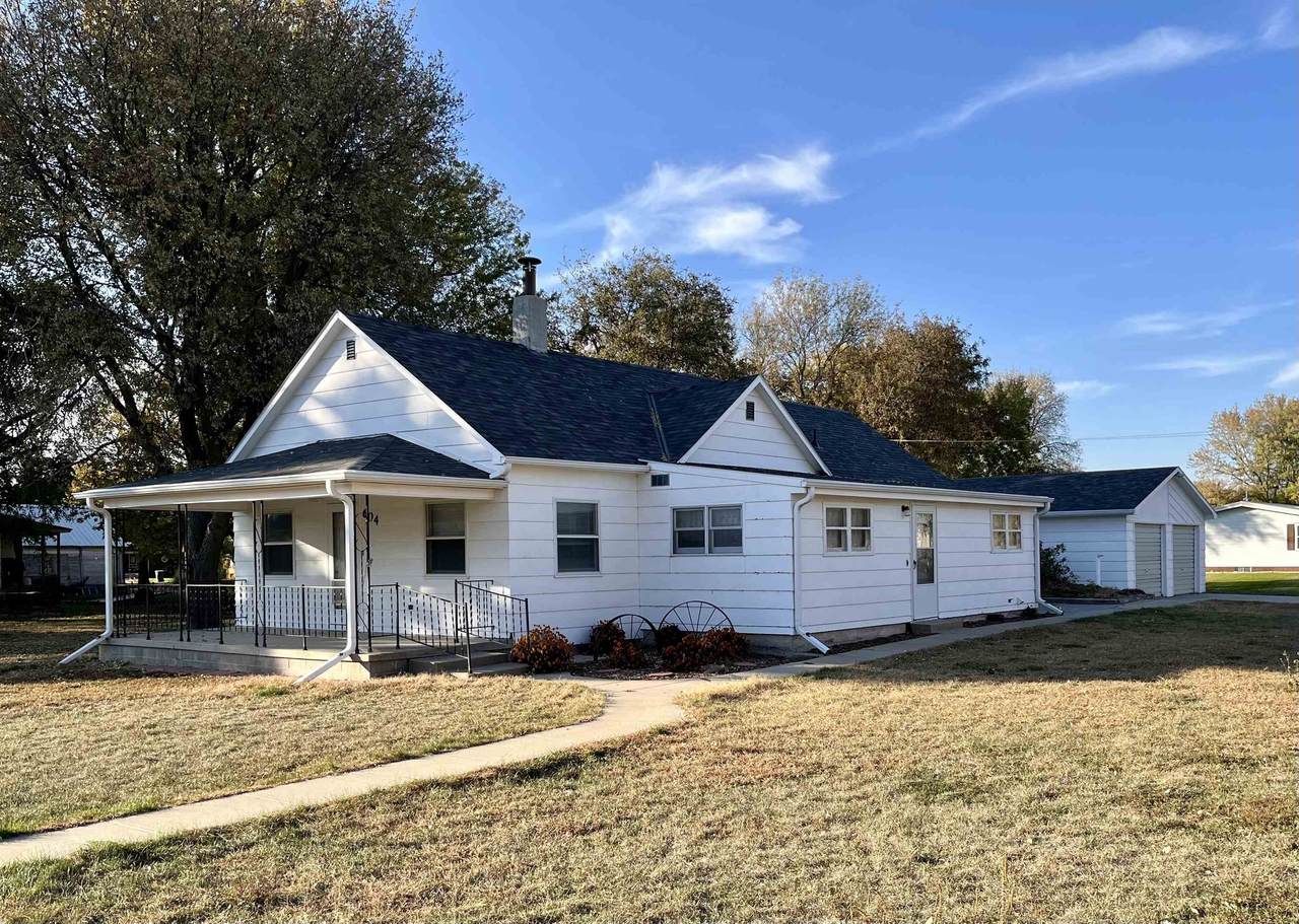 604 Dewey Street - Photo 1