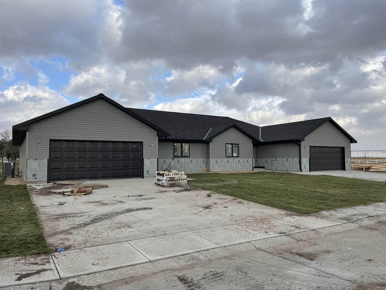 706 19th Street - Photo 1