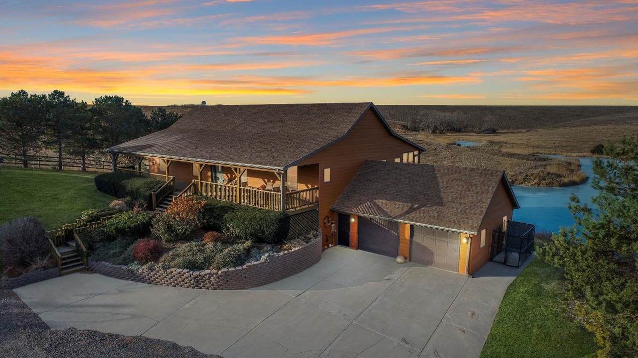 42720 746 Road - Photo 1