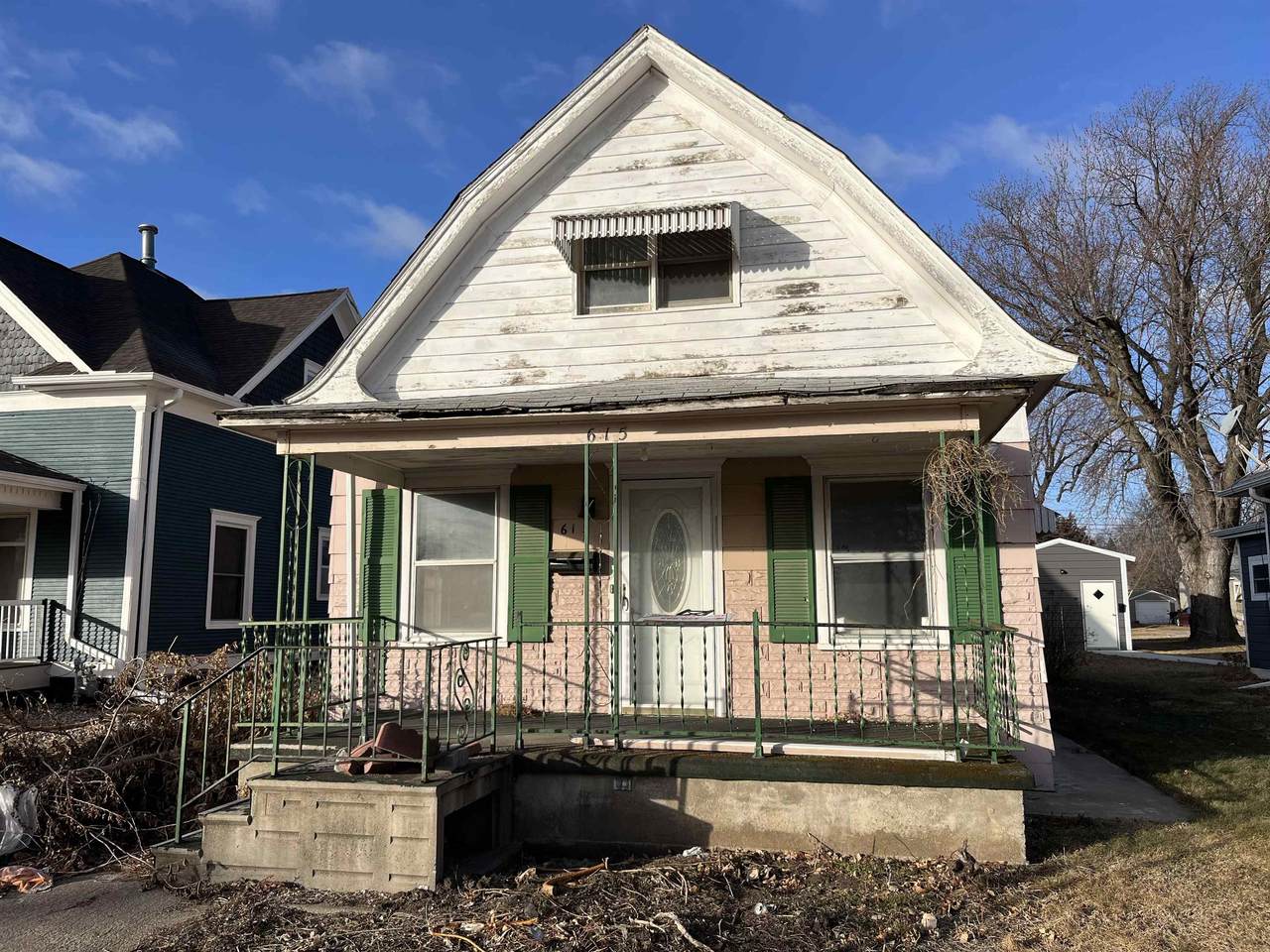 615 Bloom Street - Photo 1