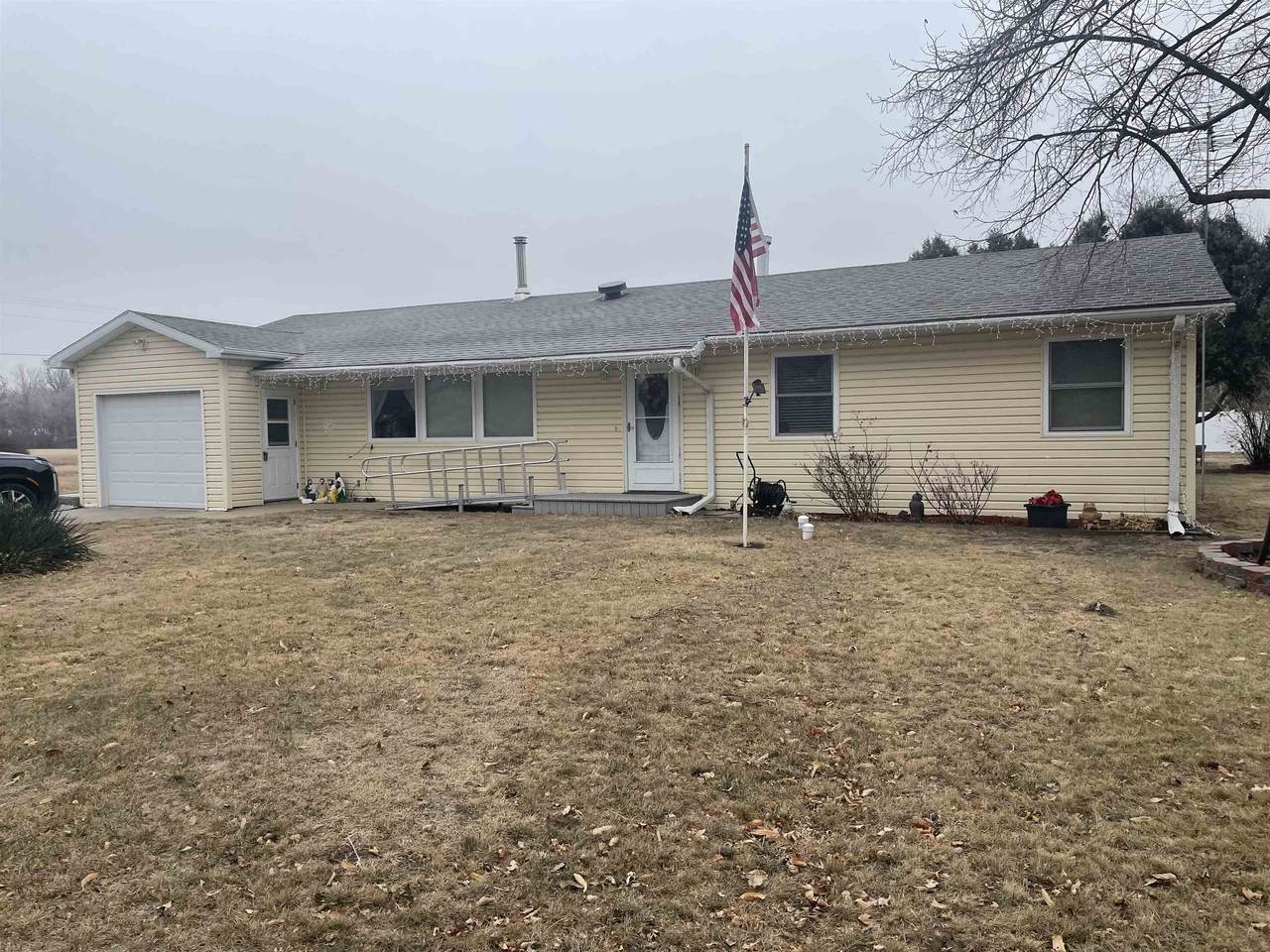 1004 Adams Avenue - Photo 1