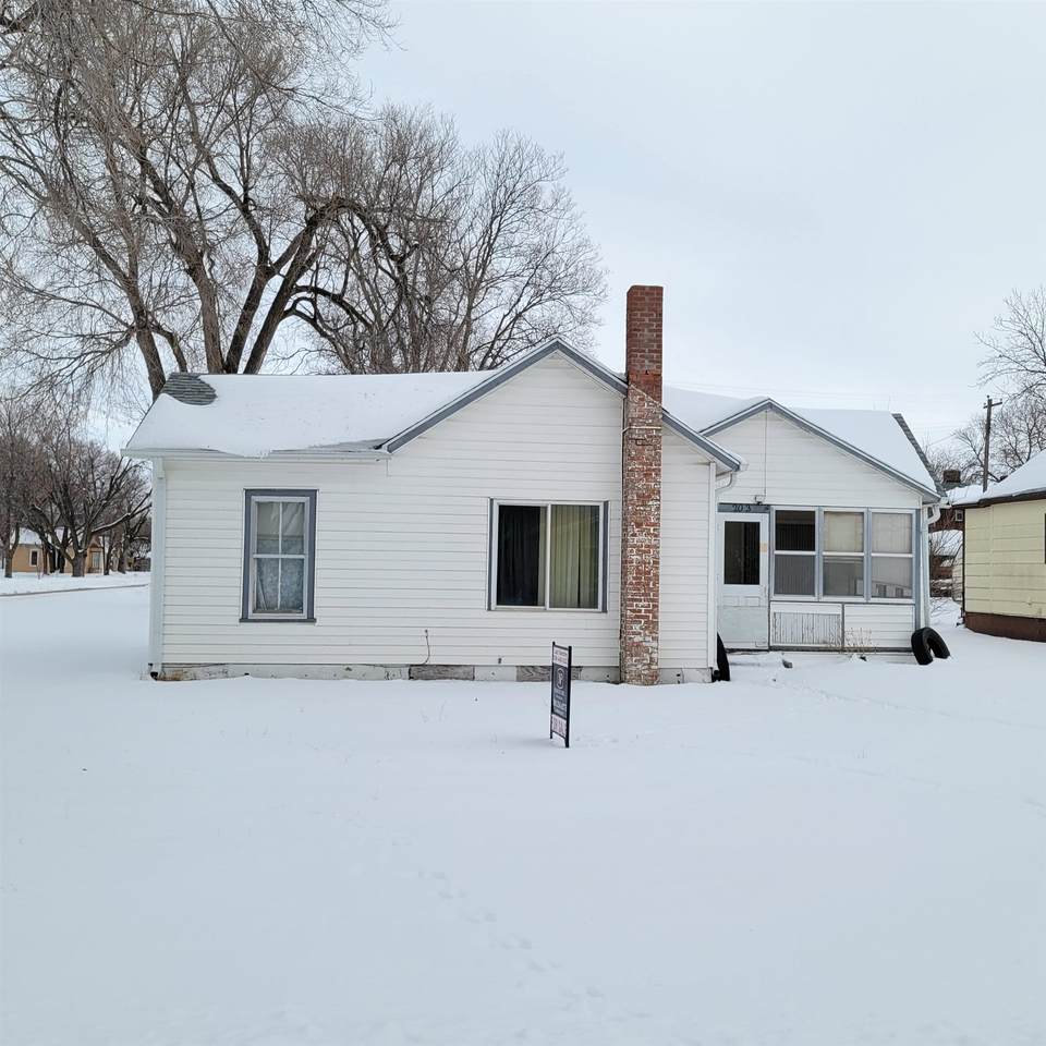 203 B Street - Photo 1